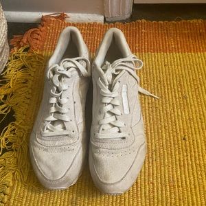 suede rebok tennis shoes!!